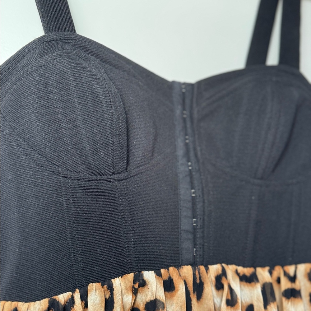 High-Low Leopard Print Dress - Picture 4 of 8